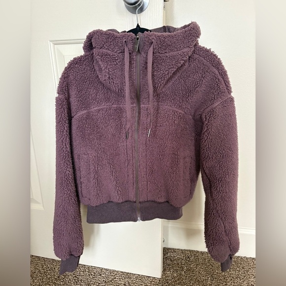 Lululemon Short Sweet and Sherpa Jacket - Picture 1 of 3